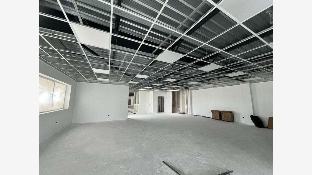 À louer – Locaux d'Activités à partir de 351 m² à 