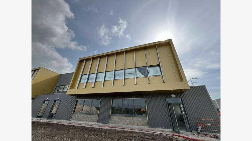 À louer – Locaux d'Activités à partir de 351 m² à 