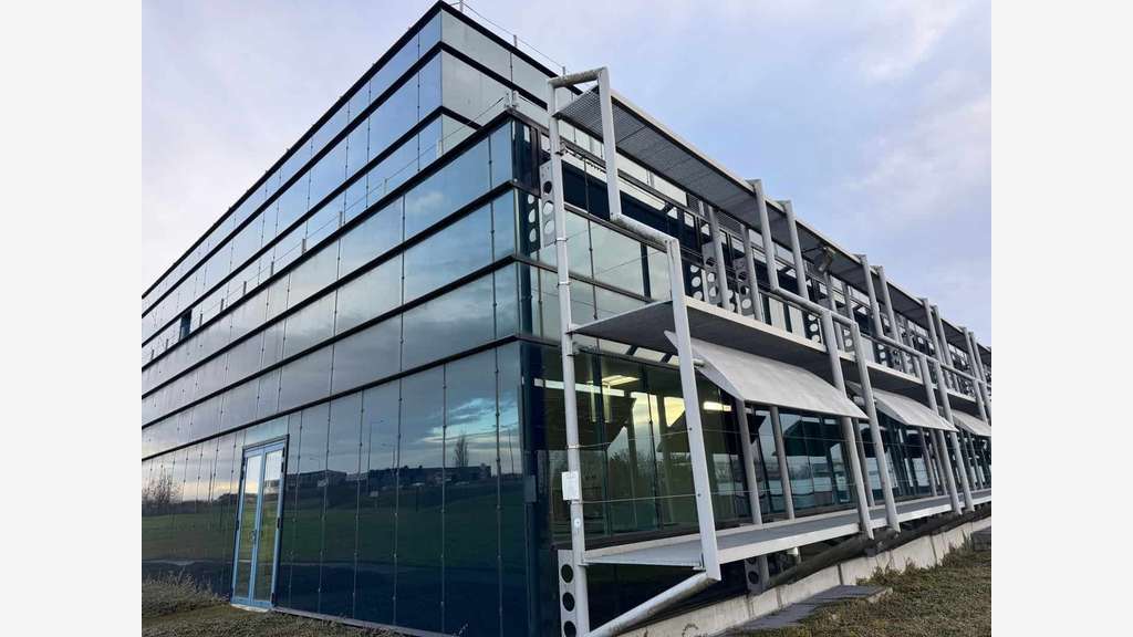 À louer laboratoires de 86 à 151m² à Reims