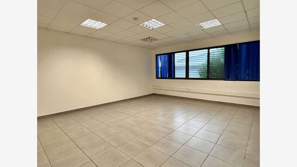 A louer bureaux 245m² zone de Dégrad des Cannes