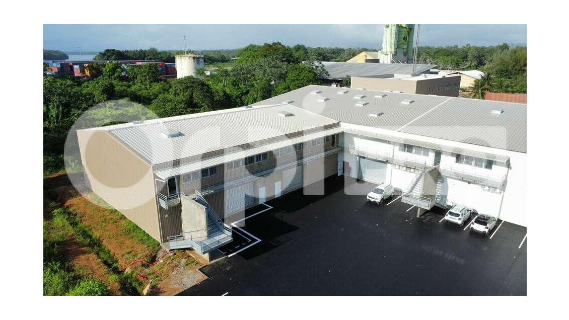 A louer dépôt et bureaux 294m² Dégrad des Cannes