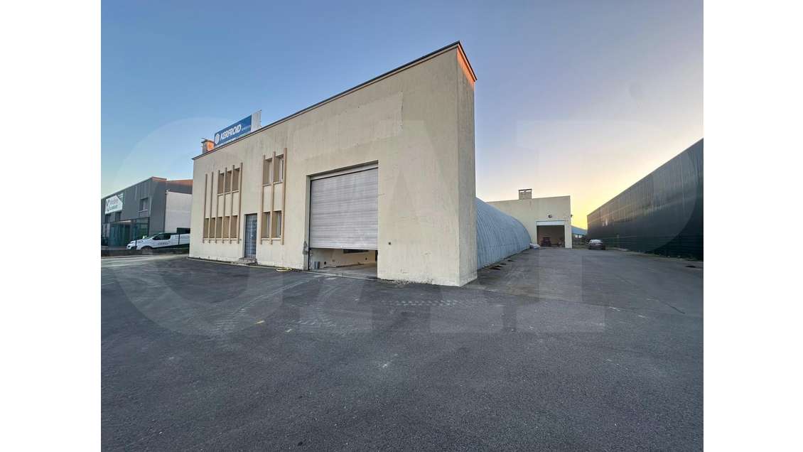 A louer local d'activité 765m² Rennes ZI Lorient