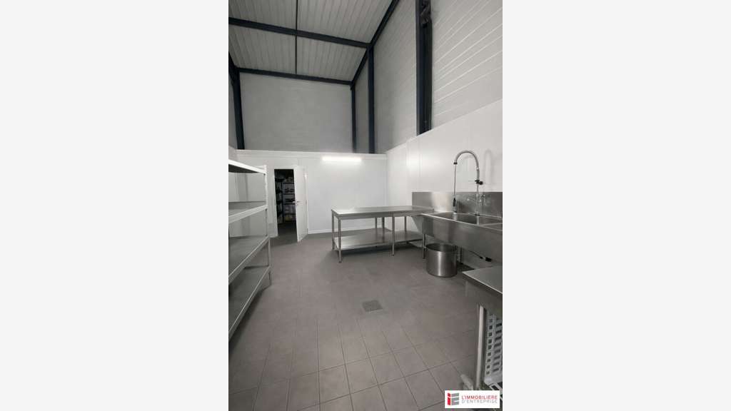 Local d'activité 395m² à louer ZI Sud-Est Rennes