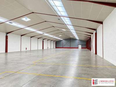 Local d'activité 1900m² à louer à Vern-sur-Seiches
