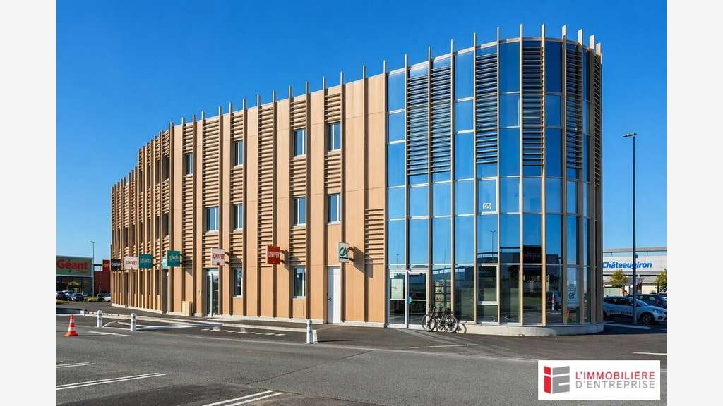 Local d'activité de 137m² à louer à Châteaugiron