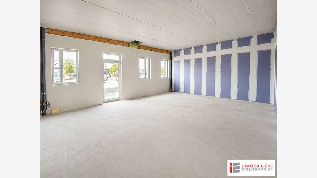 Local d'activité de 137m² à louer à Châteaugiron