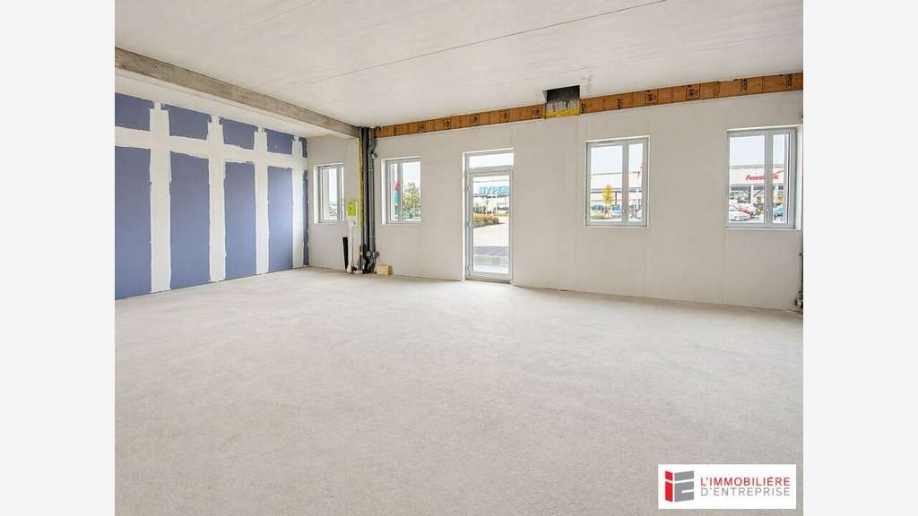 Local d'activité de 137m² à louer à Châteaugiron