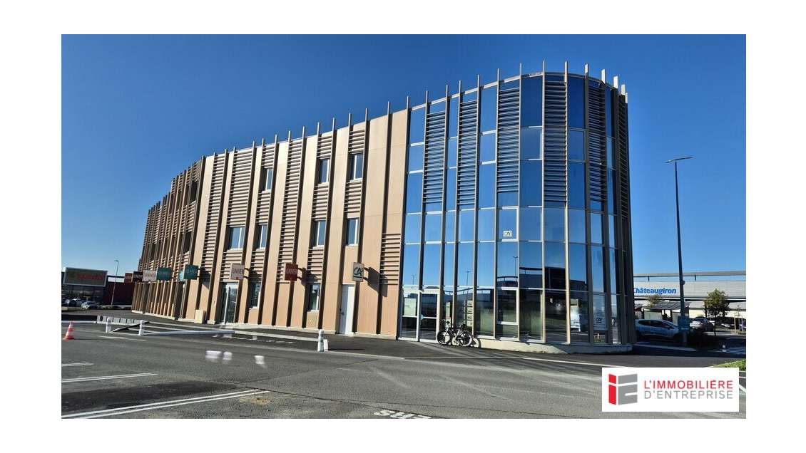 Local d'activité de 137m² à louer à Châteaugiron
