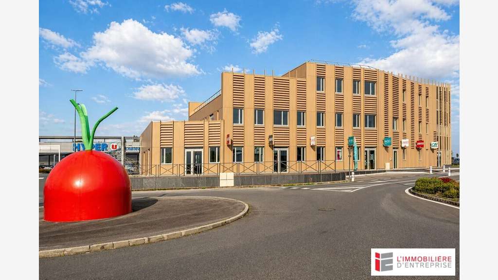 Local d'activité de 137m² à louer à Châteaugiron