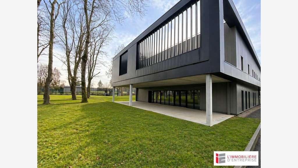 Local d'activité de 240m² à louer à Rennes