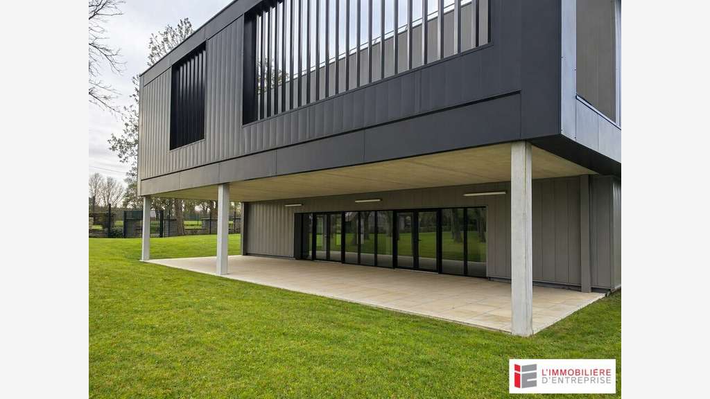 Local d'activité de 240m² à louer à Rennes