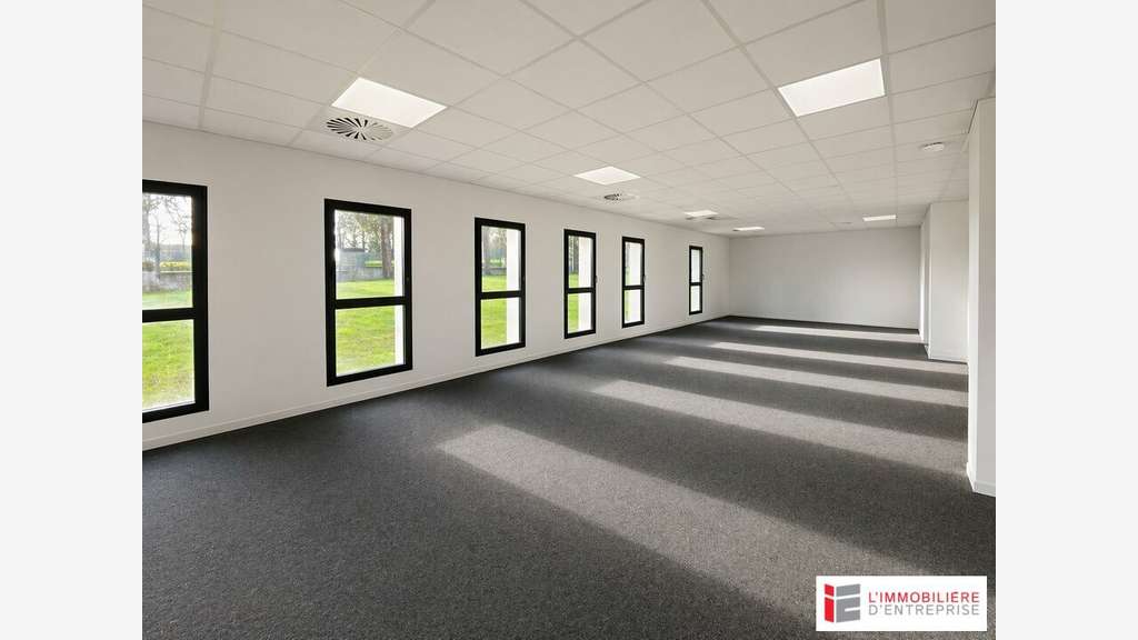 Local d'activité de 240m² à louer à Rennes