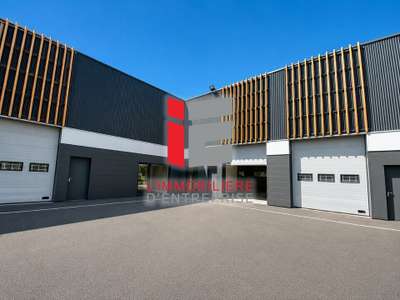 Location local d'activité 354m² à Pacé