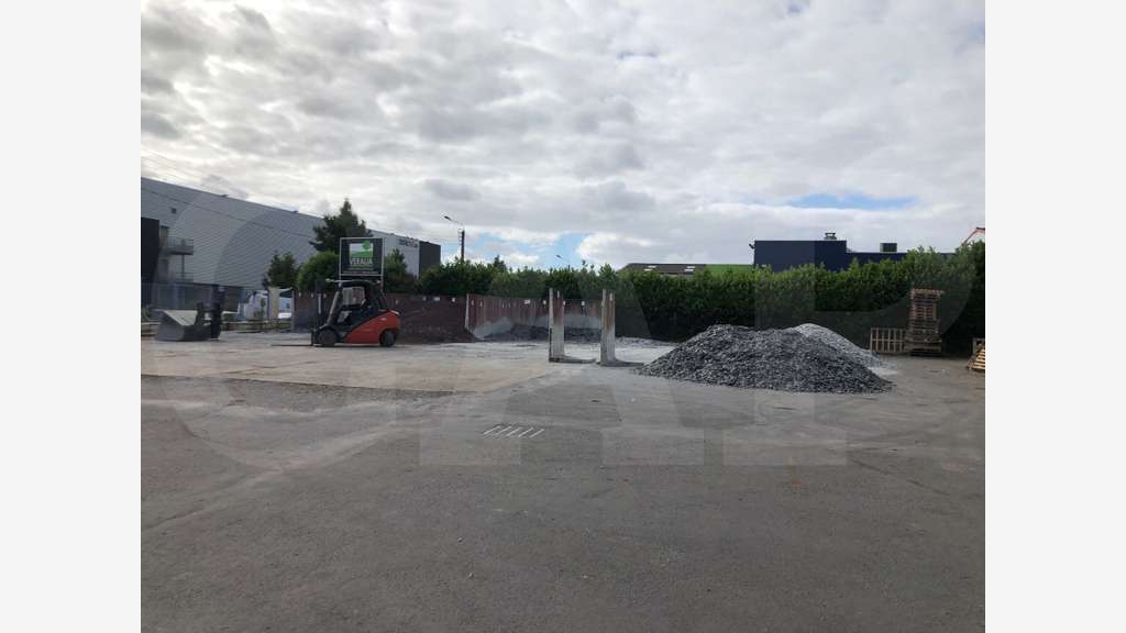 Location bâtiment d'activités 1411m² Rennes Ouest