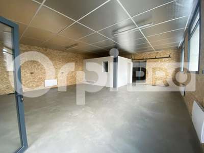 Location local d activité de 155m² à Reyrieux