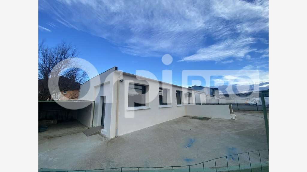Location local d activité de 155m² à Reyrieux
