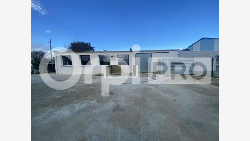 Location local d activité de 155m² à Reyrieux