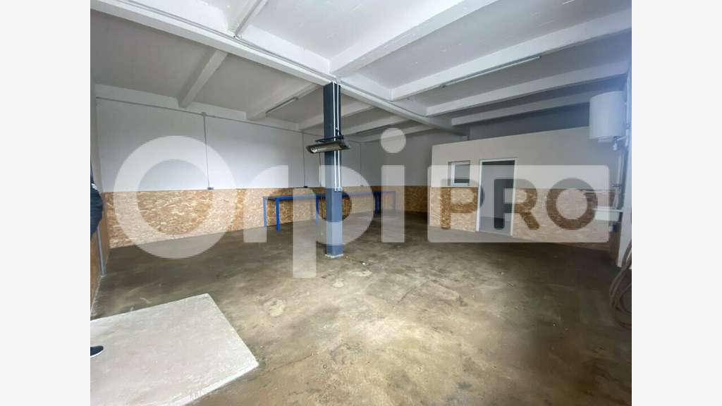 Location local d activité de 155m² à Reyrieux