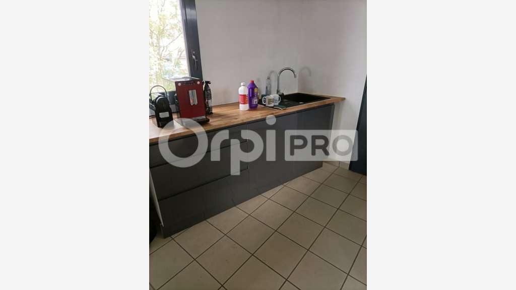 Location local d'activité de 320m² à Reyrieux