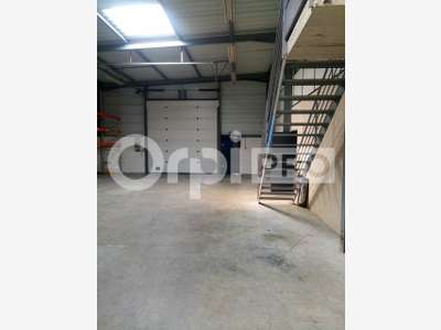 Location local d'activité de 320m² à Reyrieux