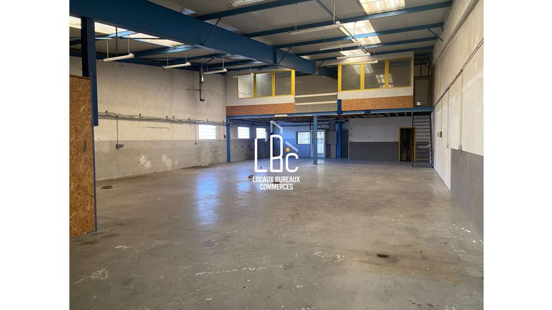 A louer local d'activité 468m² à Rezé Sud Loire