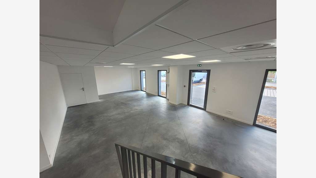 A louer local d'activité neuf 450m² à Rezé MIN