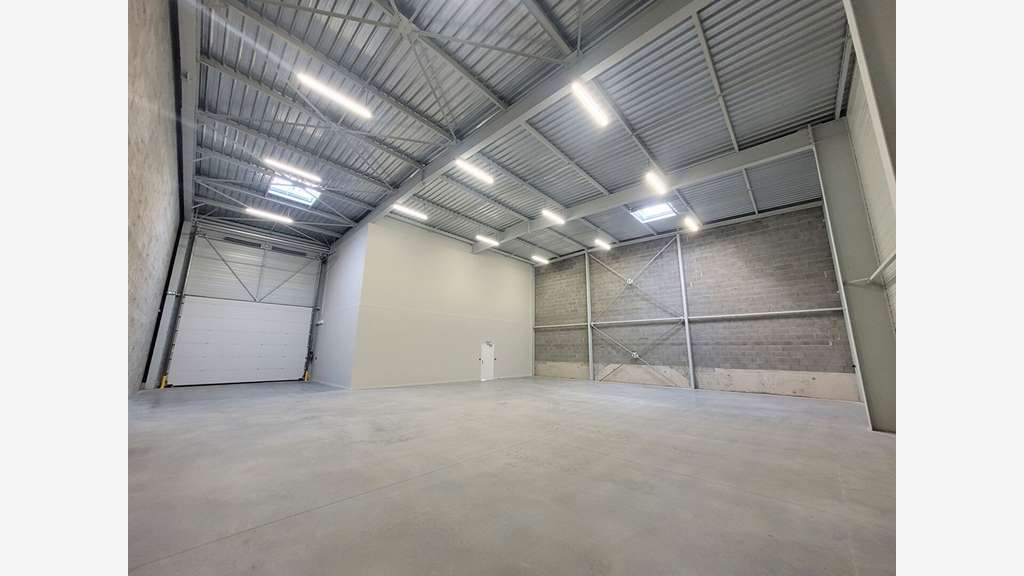A louer local d'activité neuf 450m² à Rezé MIN
