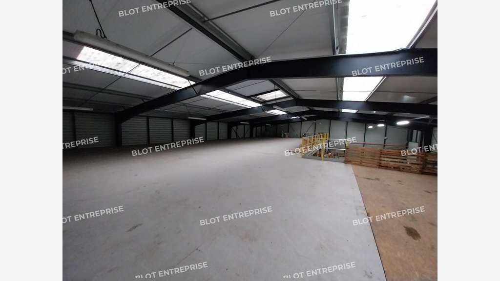 A louer local d'activités 310m² à Riec sur Belon