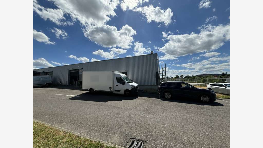 Local d'activités 511m² à louer à Rillieux-la-Pape