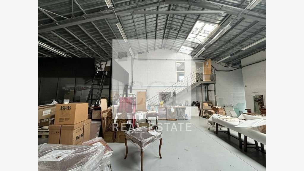 Local d'activités 511m² à louer à Rillieux-la-Pape