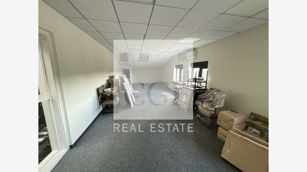 Local d'activités 511m² à louer à Rillieux-la-Pape