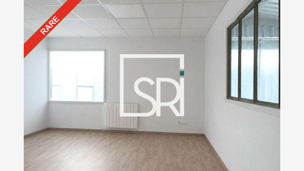 Entrepôt de stockage 1050m² à louer à Riom