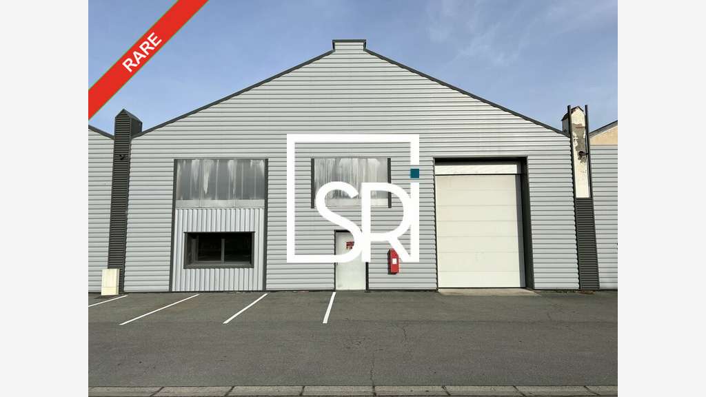 Entrepôt de stockage 1050m² à louer à Riom