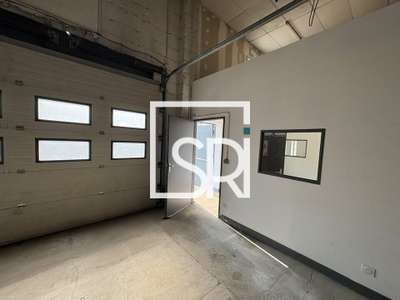 Local d'activité 110m² + bureaux à louer à Riom