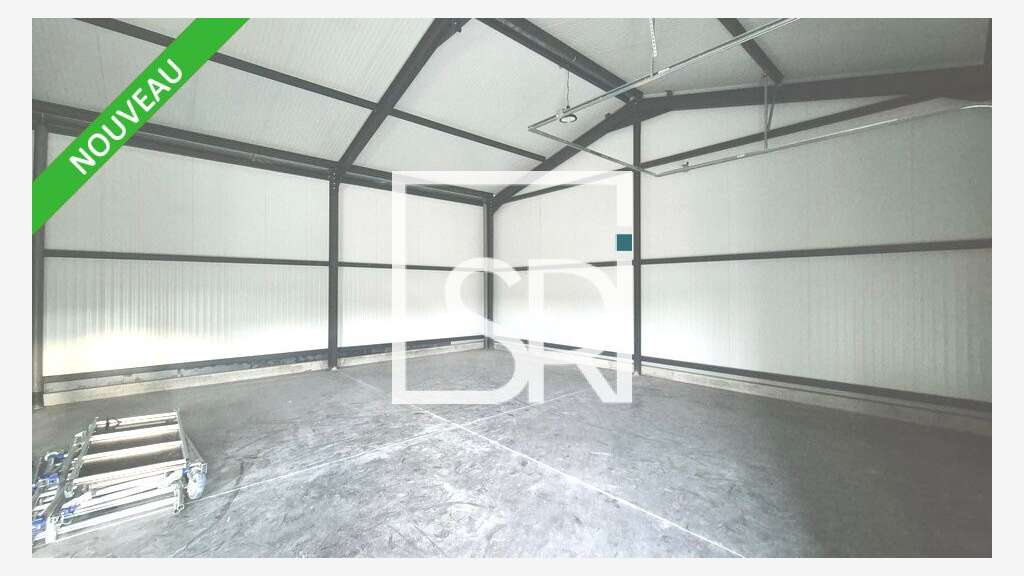 A louer entrepôt 110m² à Saint-Bonnet-près-Riom