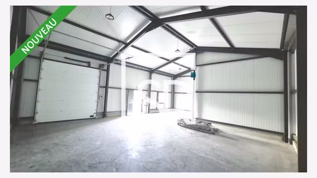 A louer entrepôt 110m² à Saint-Bonnet-près-Riom