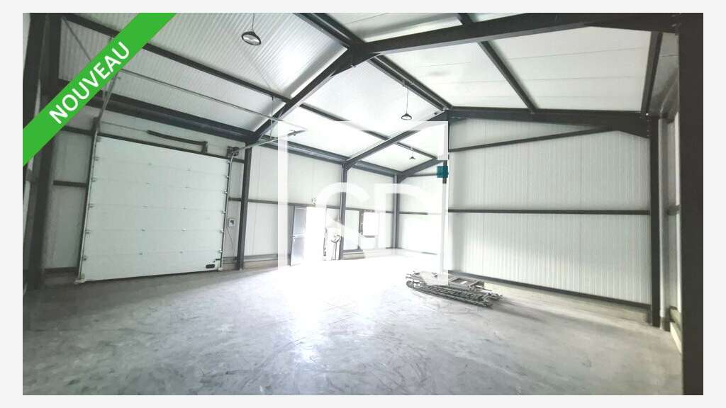 A louer entrepôt de 110m² Saint-Bonnet-Près-Riom