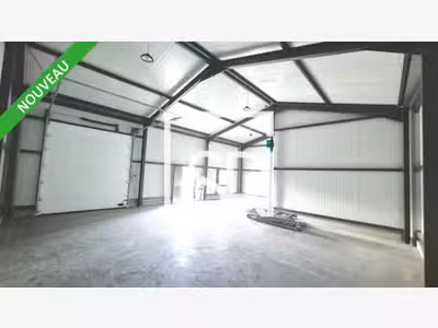 A louer entrepôt de 110m² Saint-Bonnet-Près-Riom