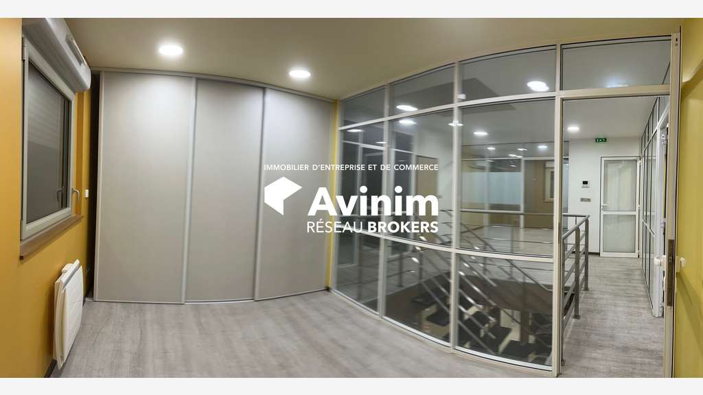 Bâtiment d'activité avec bureaux