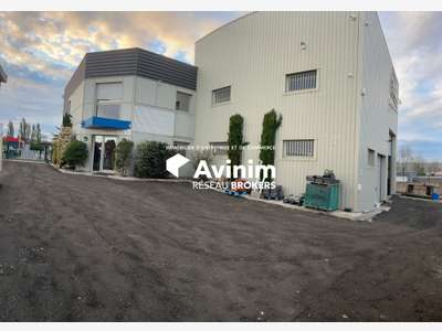 A louer bâtiment d'activité avec bureaux sur Riom