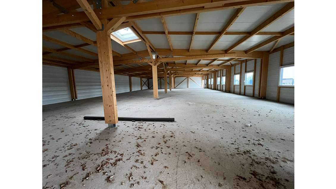 A louer local 640m² Zone de la Villette à Riorges