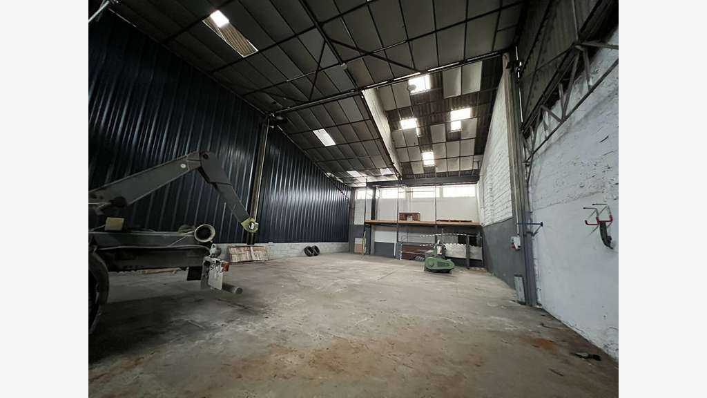 Location entrepôt de 388m² prox rocade à Roanne