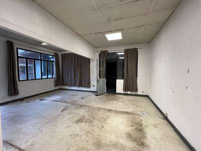 Location entrepôt de 388m² prox rocade à Roanne