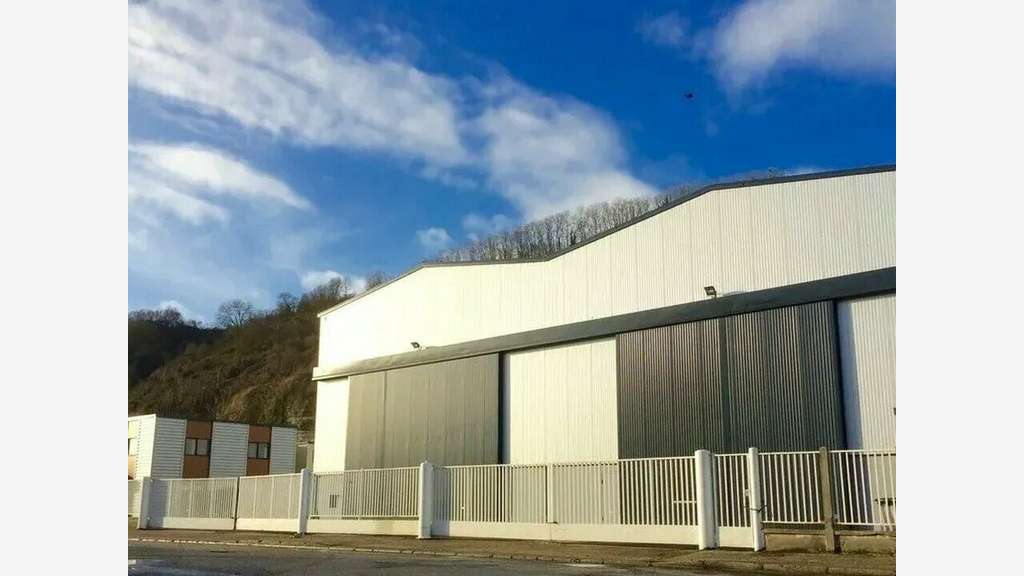 A louer local activité de 1870m² à Rogerville