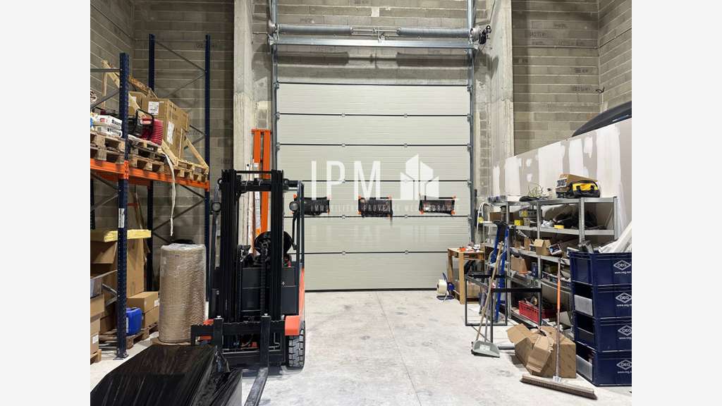 A louer local d'activités 110m² ZI de Rognac