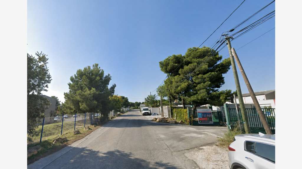 A louer local d'activité de 288 m² - 13340 ROGNAC