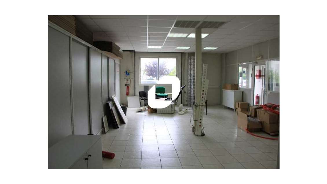 A louer Local d'activité 1105m² Roissy en brie
