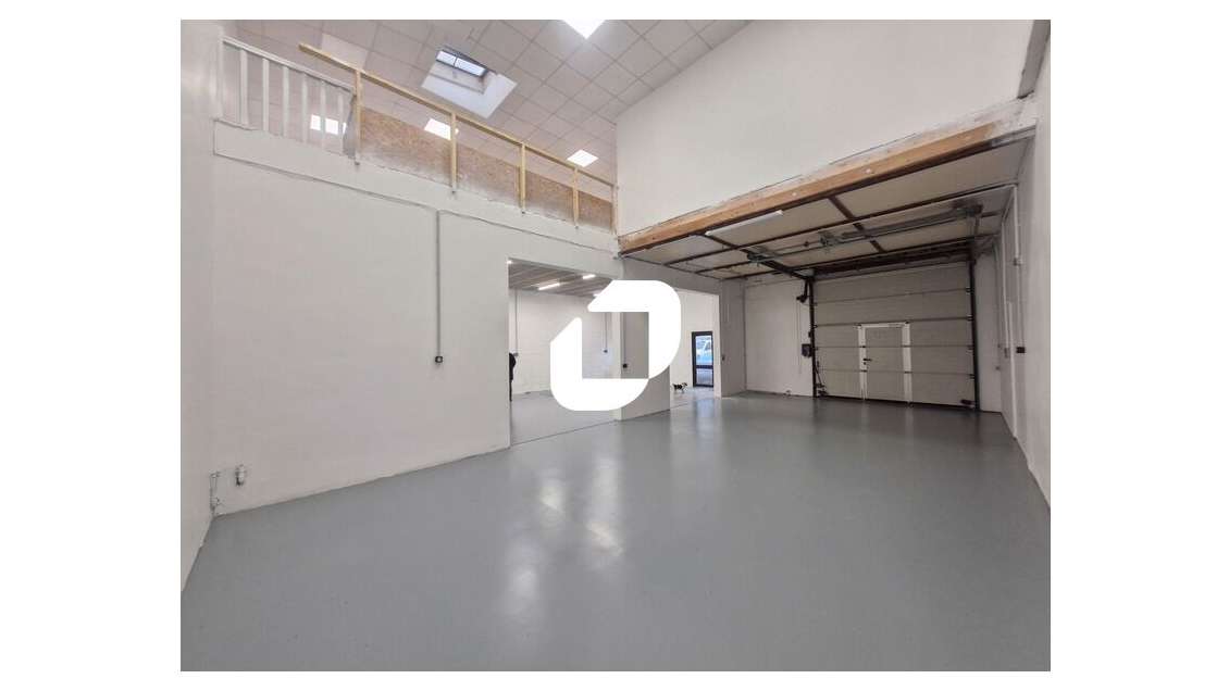 A louer Local d'activité 1198m² Roissy en brie