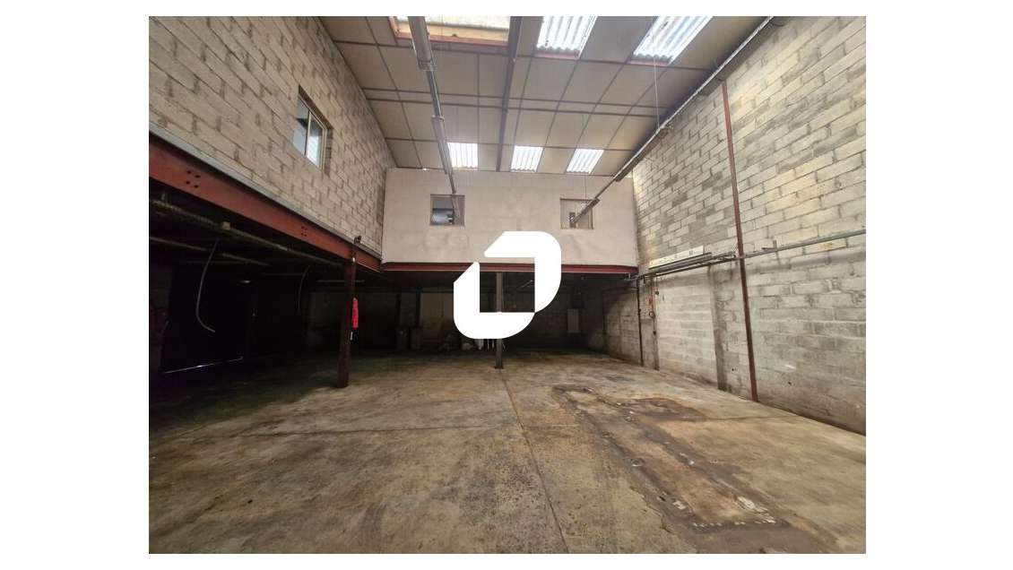 A louer Local d'activité 310m² Roissy en brie