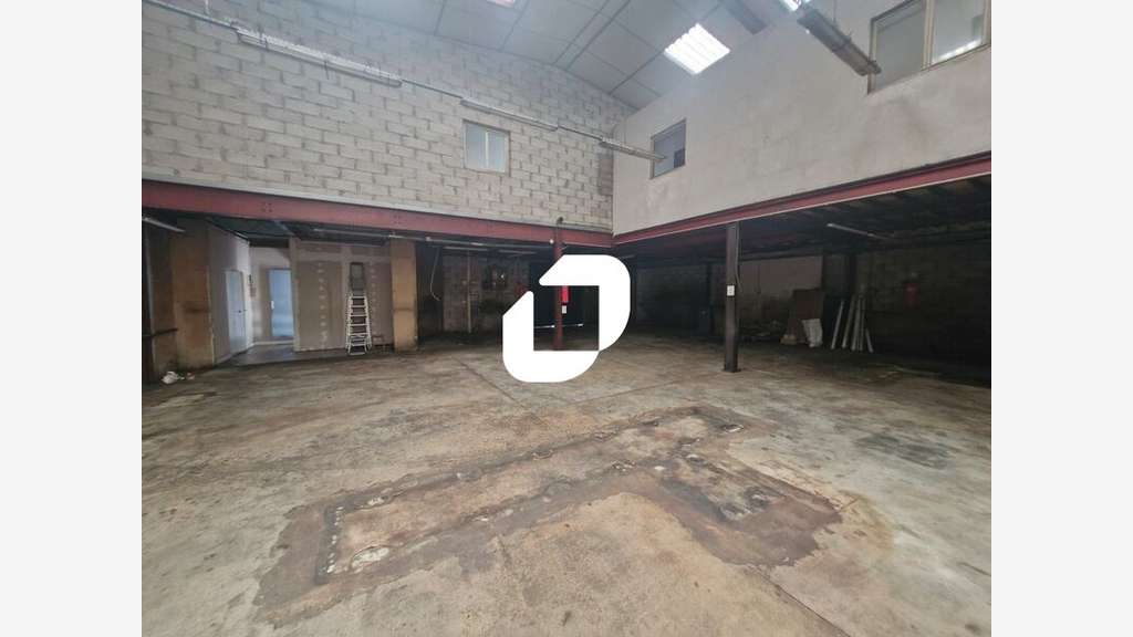 A louer Local d'activité 310m² Roissy en brie